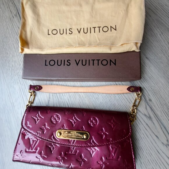 Louis Vuitton Vernis Eggplant Clutch / Hand Purse with strap - Picture 2 of 12